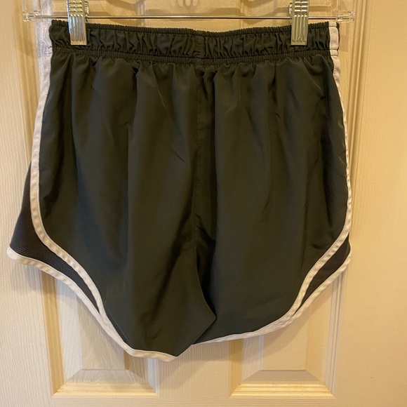 Nike Dry-fit shorts - Picture 2 of 3